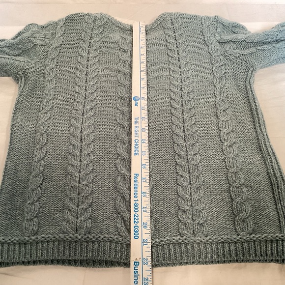 Aran Crafts Sea Foam Merino Wool Cable Knit Crewneck Sweater Women’s size Medium - Picture 10 of 11